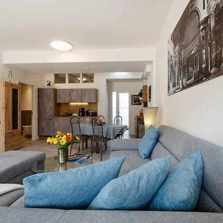 Prora - Proras Strandhaus * Остзебад Бинц