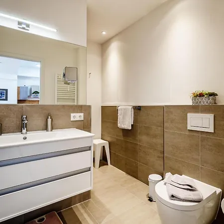 Prora - Proras Strandhaus * Остзебад Бинц